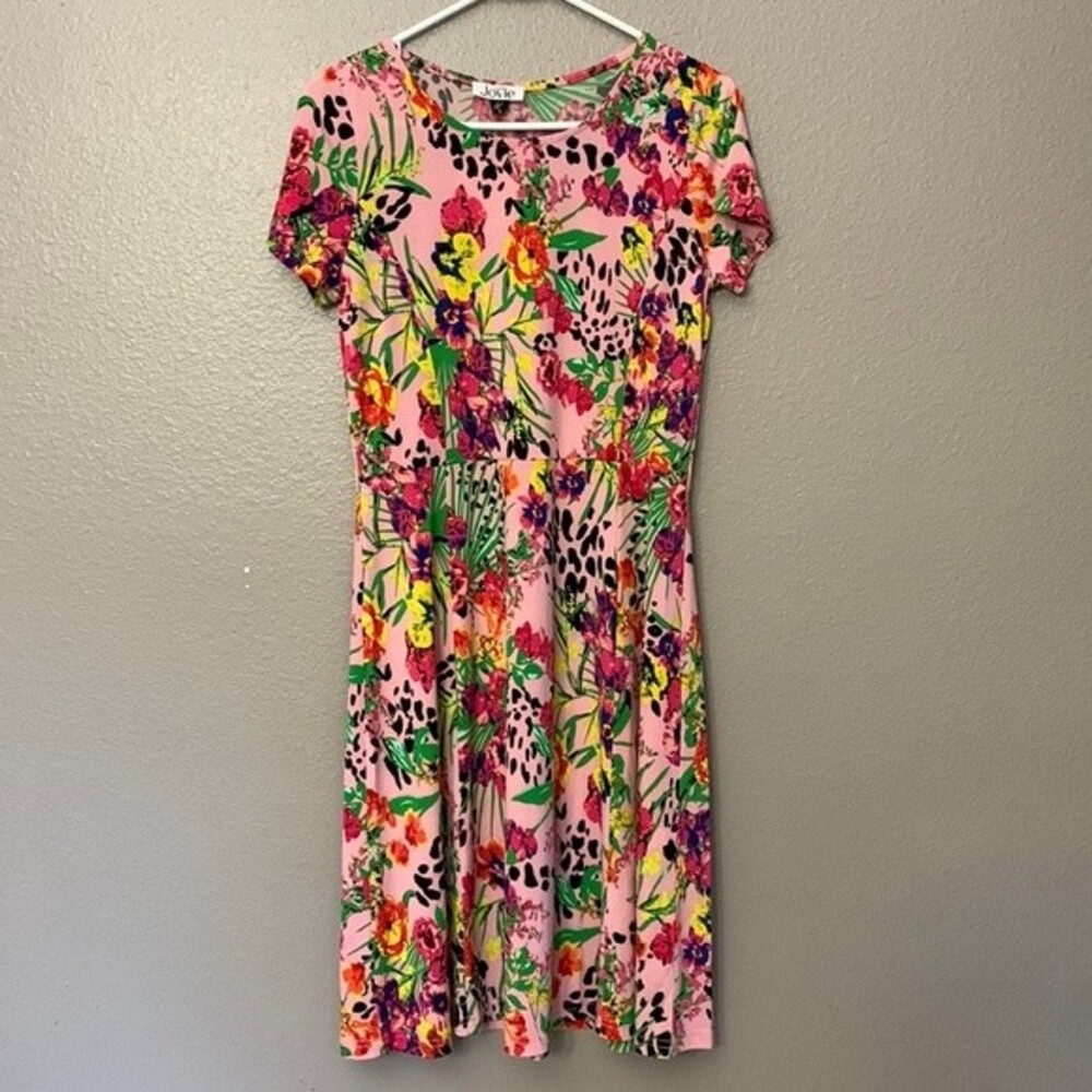 Jovie Woman’s animal/floral print dress. Size Medium. NWT